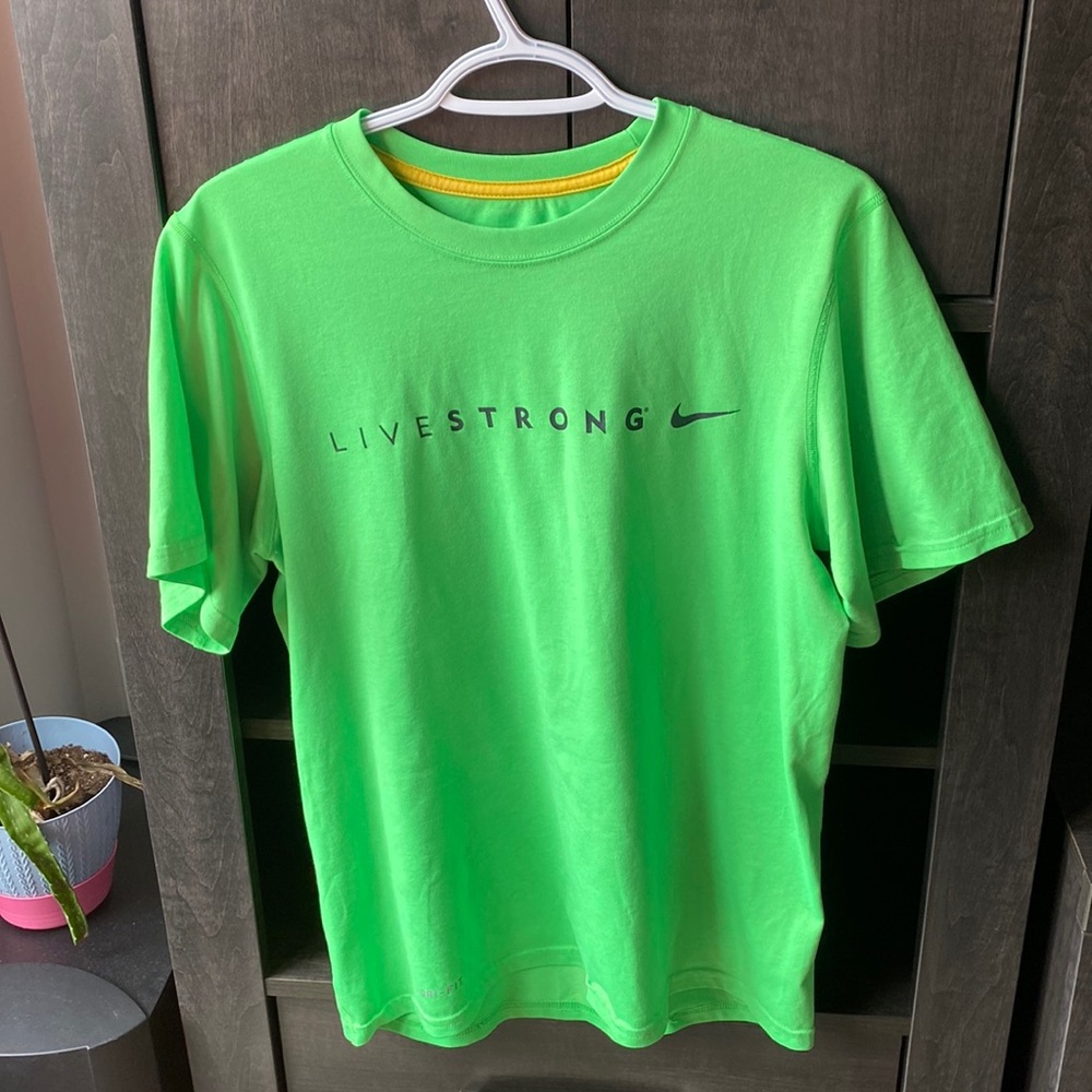Nike T-shirt